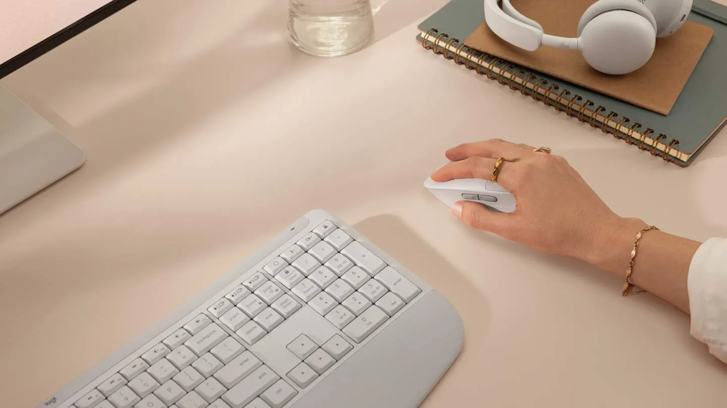 Logitech Signature Comfort Plus M850 L в рабочем пространстве