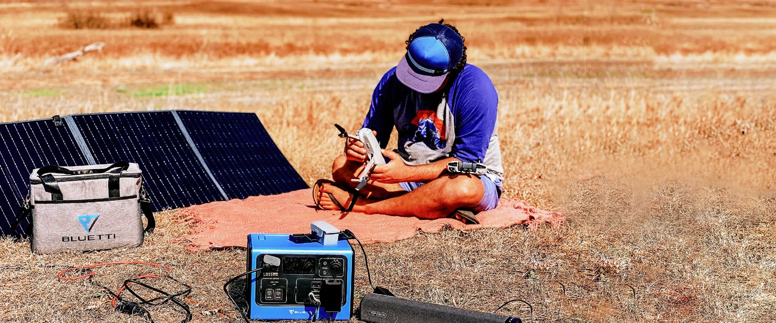 Солнечная панель BLUETTI PV200 в походных условиях
