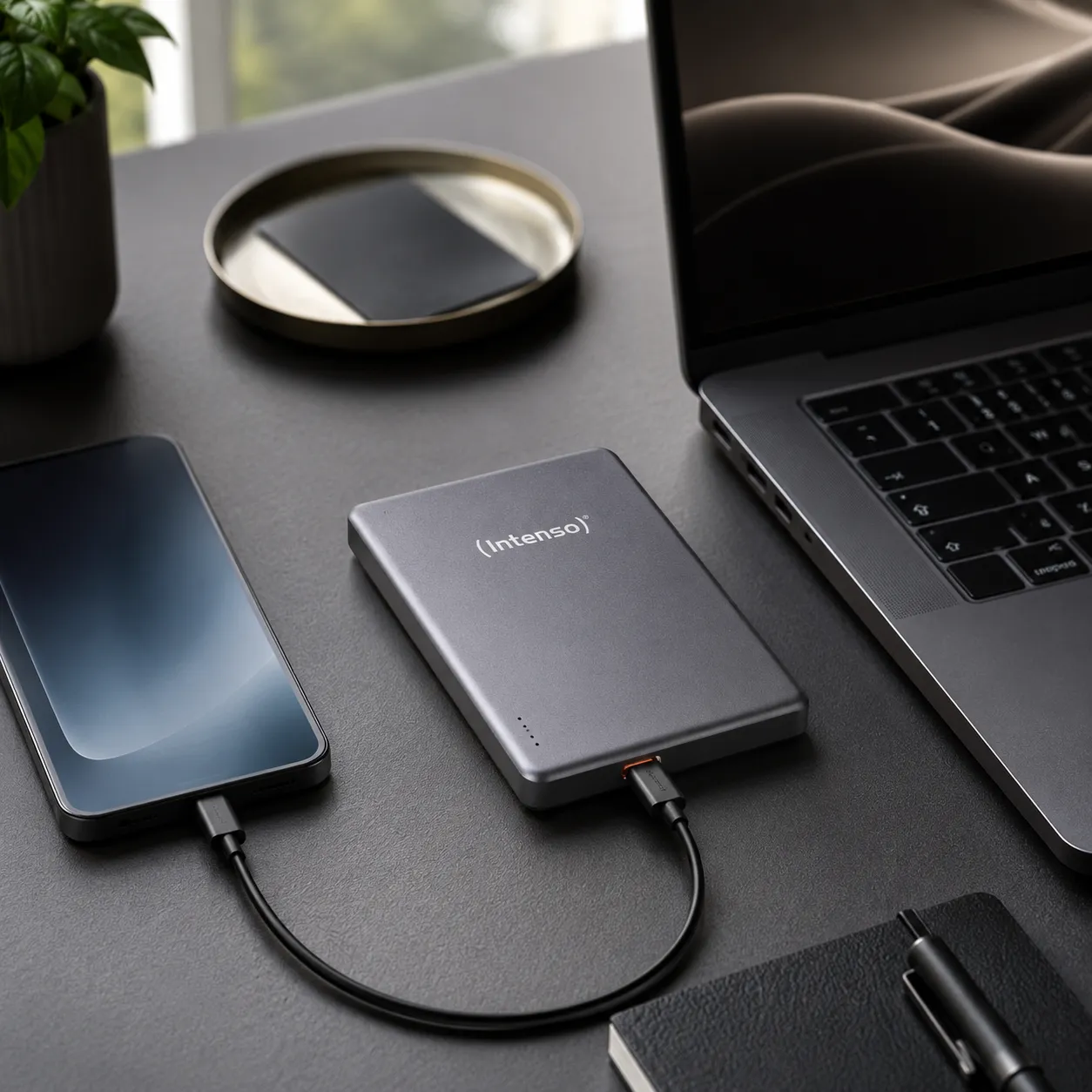 Intenso MW5000 Grey при проводной зарядке смартфона