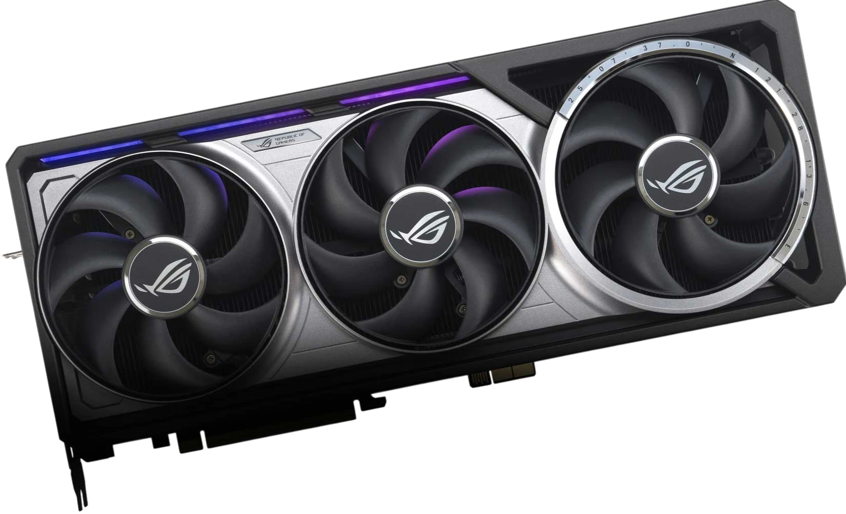 Четырёхвентиляторное охлаждение ROG Astral RTX 5090 BTF