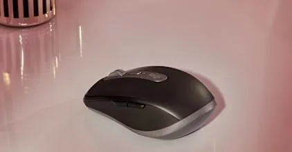 Logitech MX Anywhere 3S Pale Grey в работе