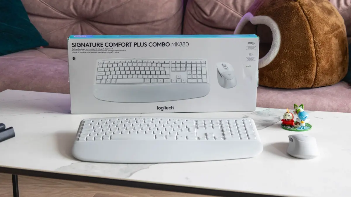 Комплект Logitech MK880 Off-White з упаковкою