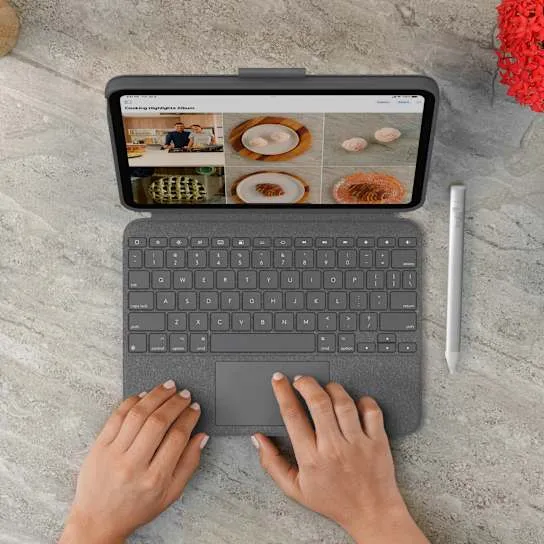 Робота з трекпадом Logitech Combo Touch