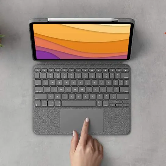 Большой Multi-Touch трекпад Logitech Combo Touch