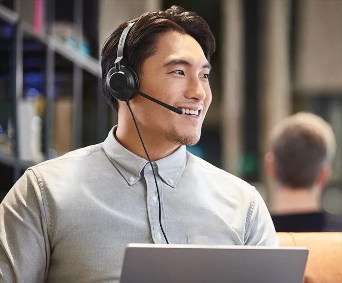 Jabra Evolve2 30 SE с двухмикрофонной системой