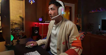 Logitech G522 LIGHTSPEED White во время игры
