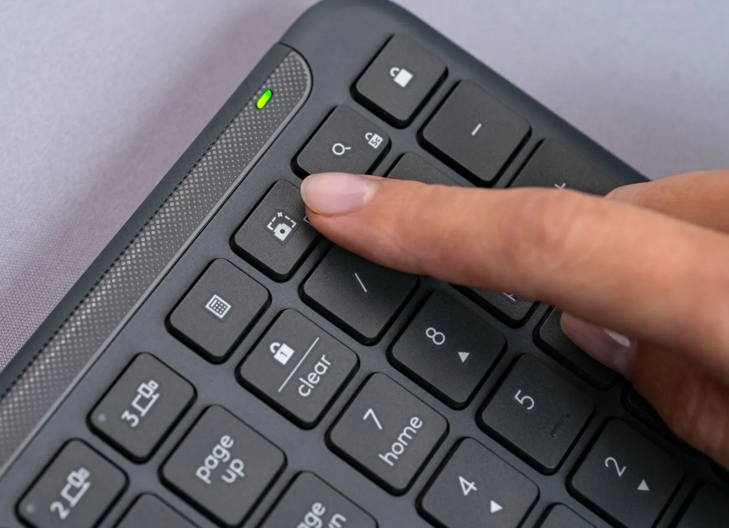 Повнорозмірна Logitech K950