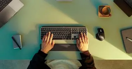 Комфортна робота Logitech MX Keys S Combo for Mac