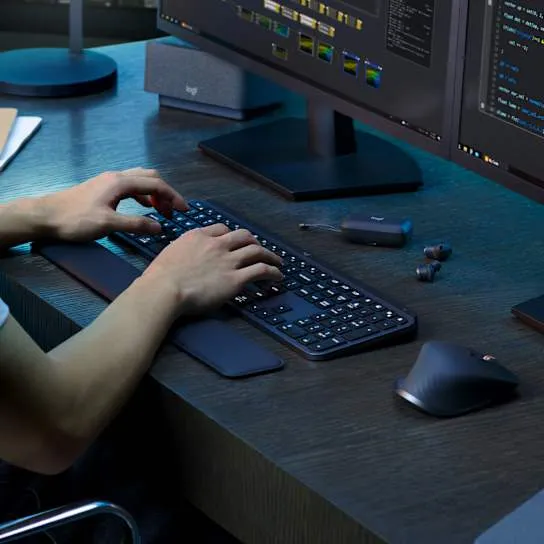 Робота з Logitech MX Keys S Combo Graphite