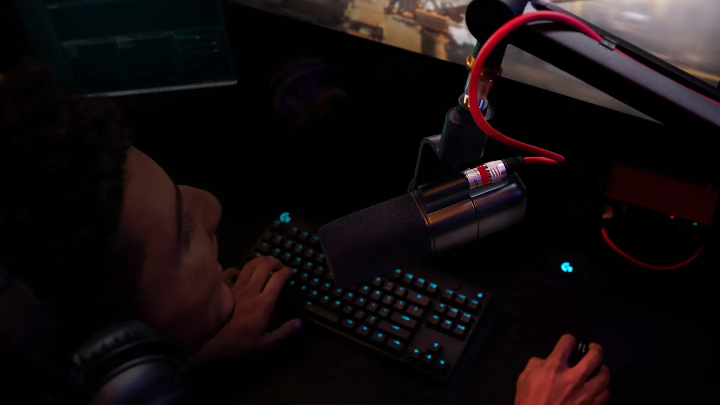 Logitech G Compass в игровом сетапе