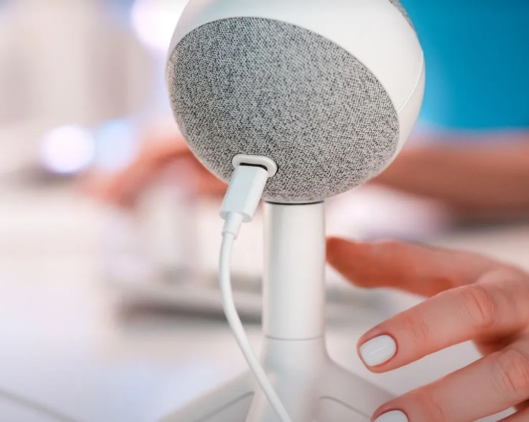 Logitech G Yeti Orb White вид сбоку