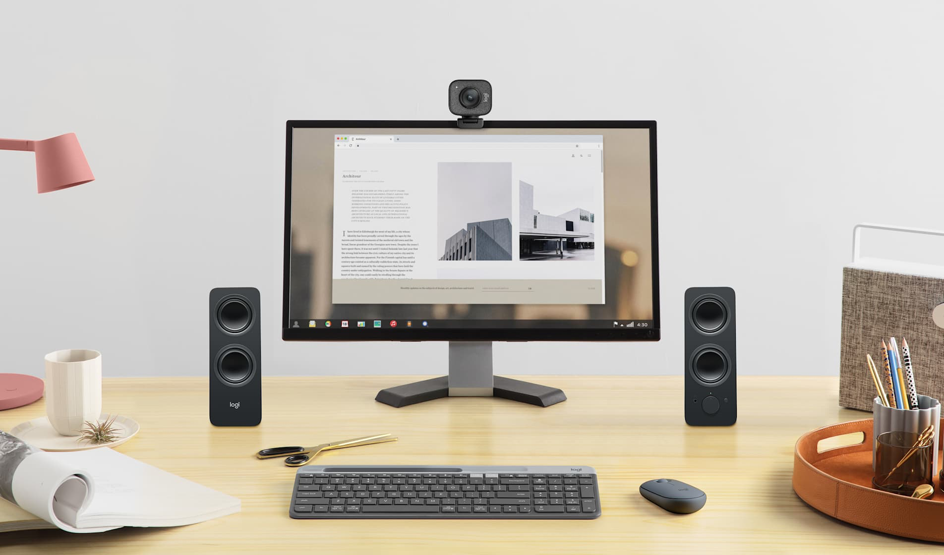 Logitech Z207 на рабочем месте