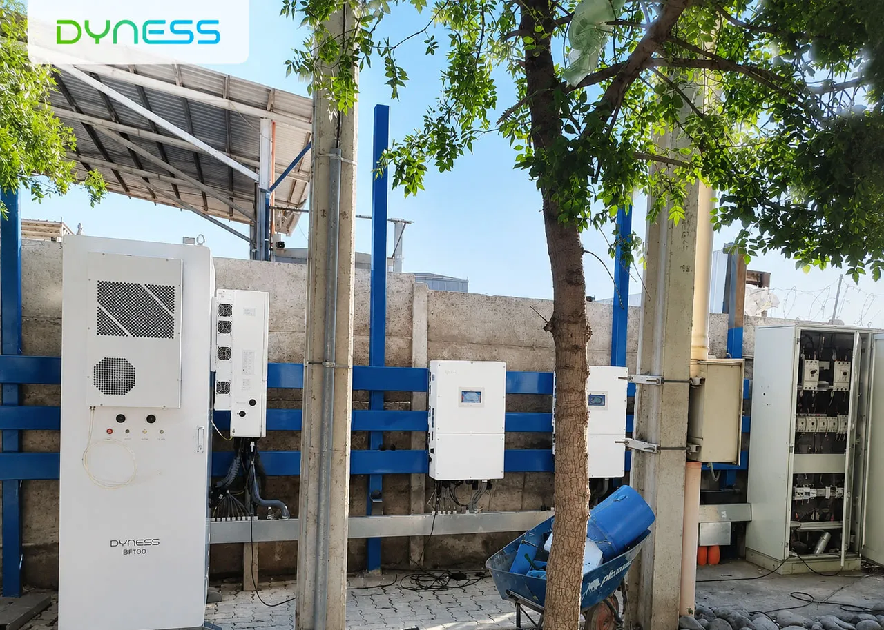 Установка Dyness BF100 и инверторов Solis на предприятии в Чили