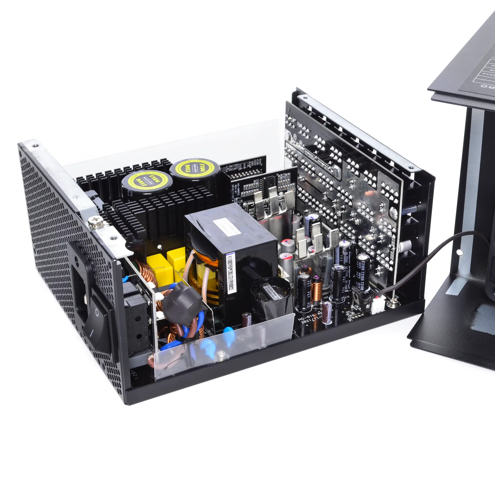 Купити Блок живлення QUBE 1650W 80+ GOLD RS-1650GD PRO - фото 7