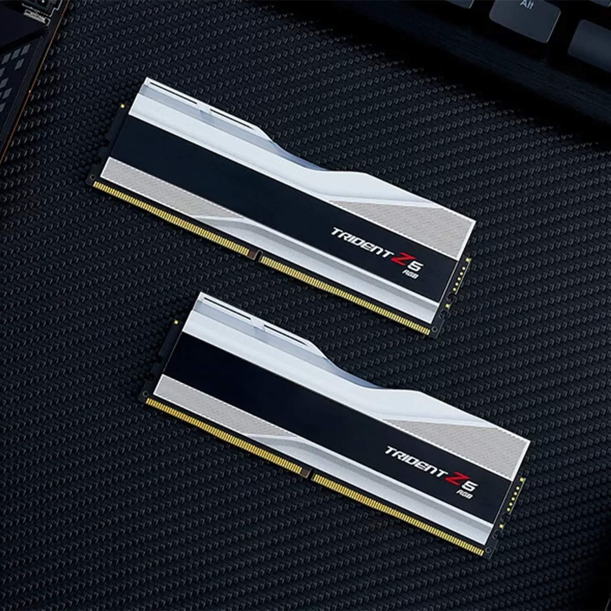 Купить Модуль памяти G.Skill Trident Z5 RGB silver DDR5-7800 32 GB (2x16GB) Intel XMP CL36-46-46-125 1.45V (F5-7800J3646H16GX2-TZ5RS) - фото 6