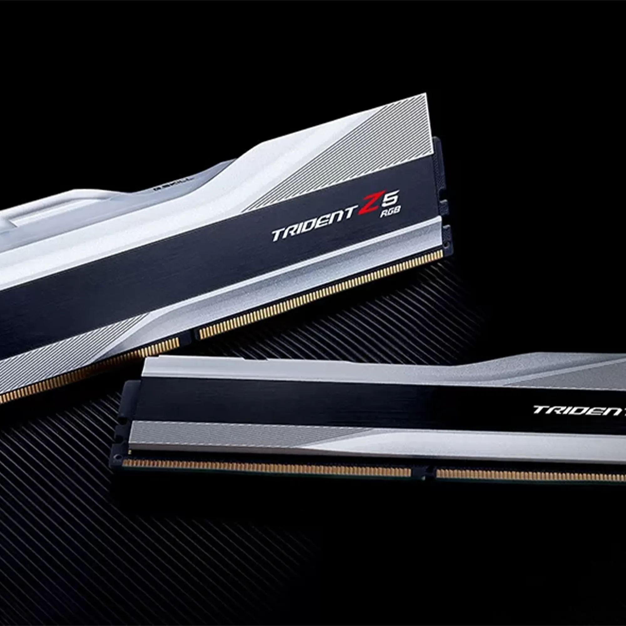 Купить Модуль памяти G.Skill Trident Z5 RGB silver DDR5-7800 32 GB (2x16GB) Intel XMP CL36-46-46-125 1.45V (F5-7800J3646H16GX2-TZ5RS) - фото 7
