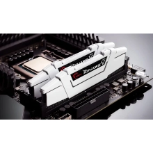 Купити Модуль пам'яті G.Skill Ripjaws V DDR4-3600 32GB (F4-3600C18D-32GVW) - фото 4