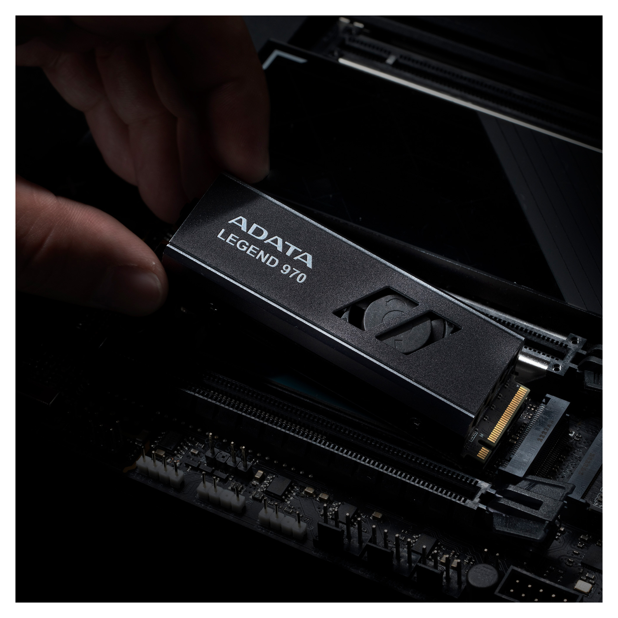 Купить SSD диск ADATA LEGEND 970 2TB M.2 PCIe 5.0 x4 (SLEG-970-2000GCI) - фото 10