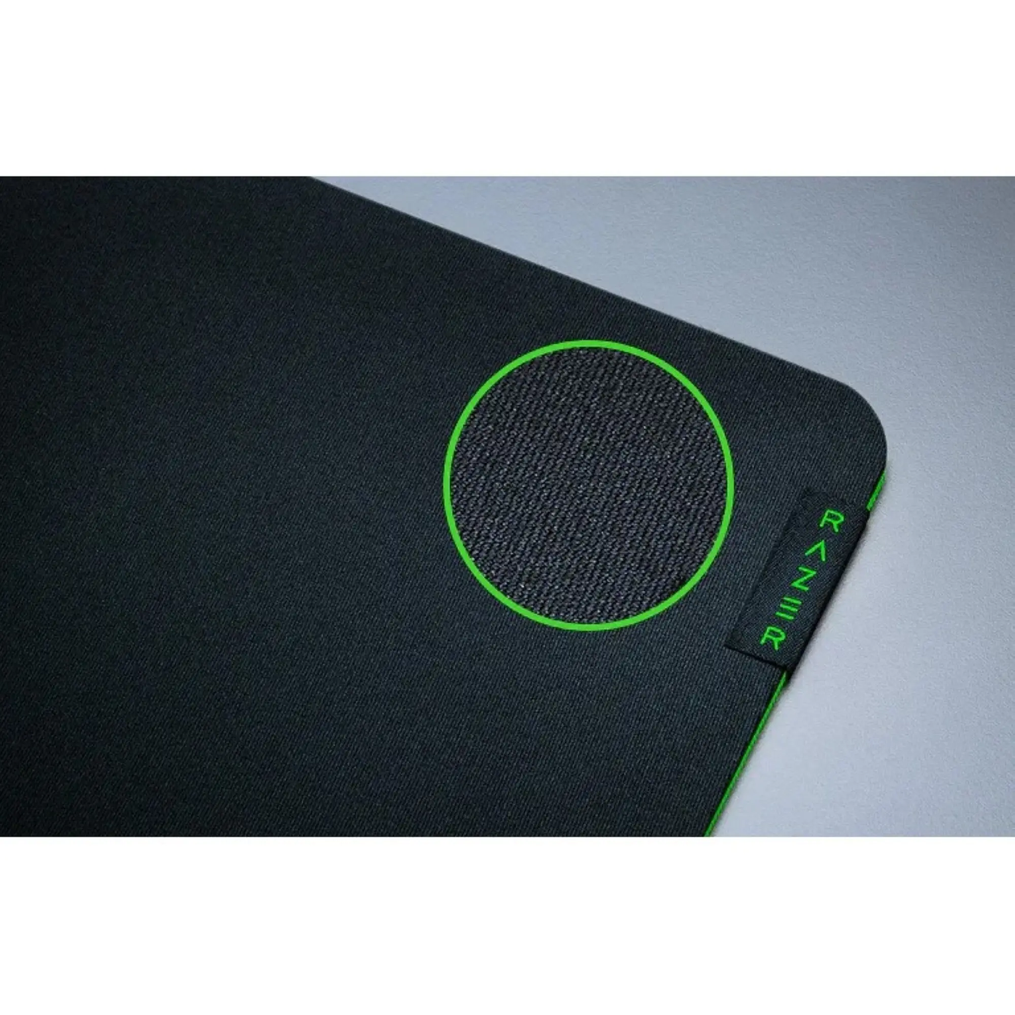 Купить Игровая поверхность RAZER Gigantus V2 3XL (RZ02-03330500-R3M1) - фото 5