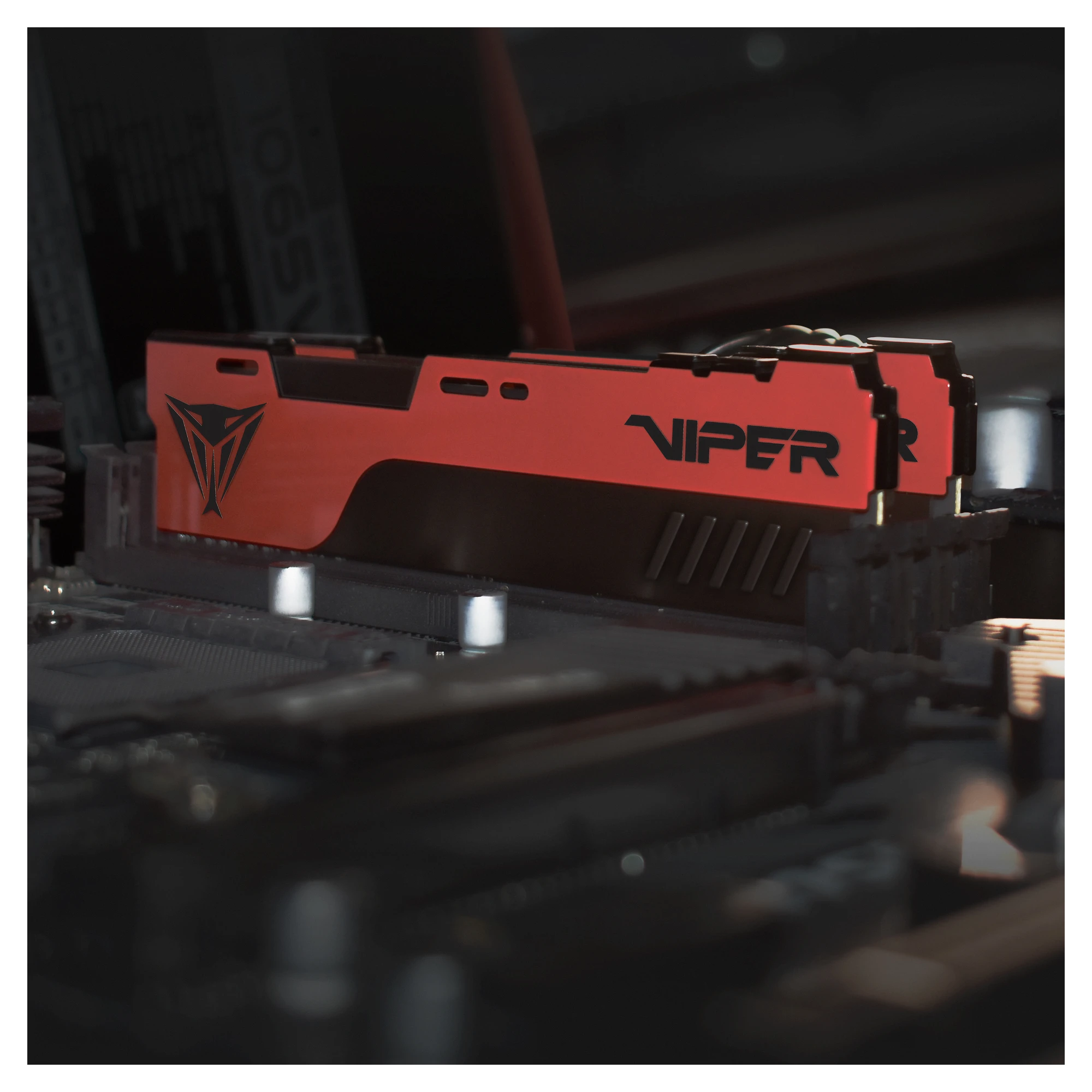 Купить Модуль памяти Patriot Viper Elite II Red DDR4-4000 32GB (2x16GB) (PVE2432G400C0K) - фото 7