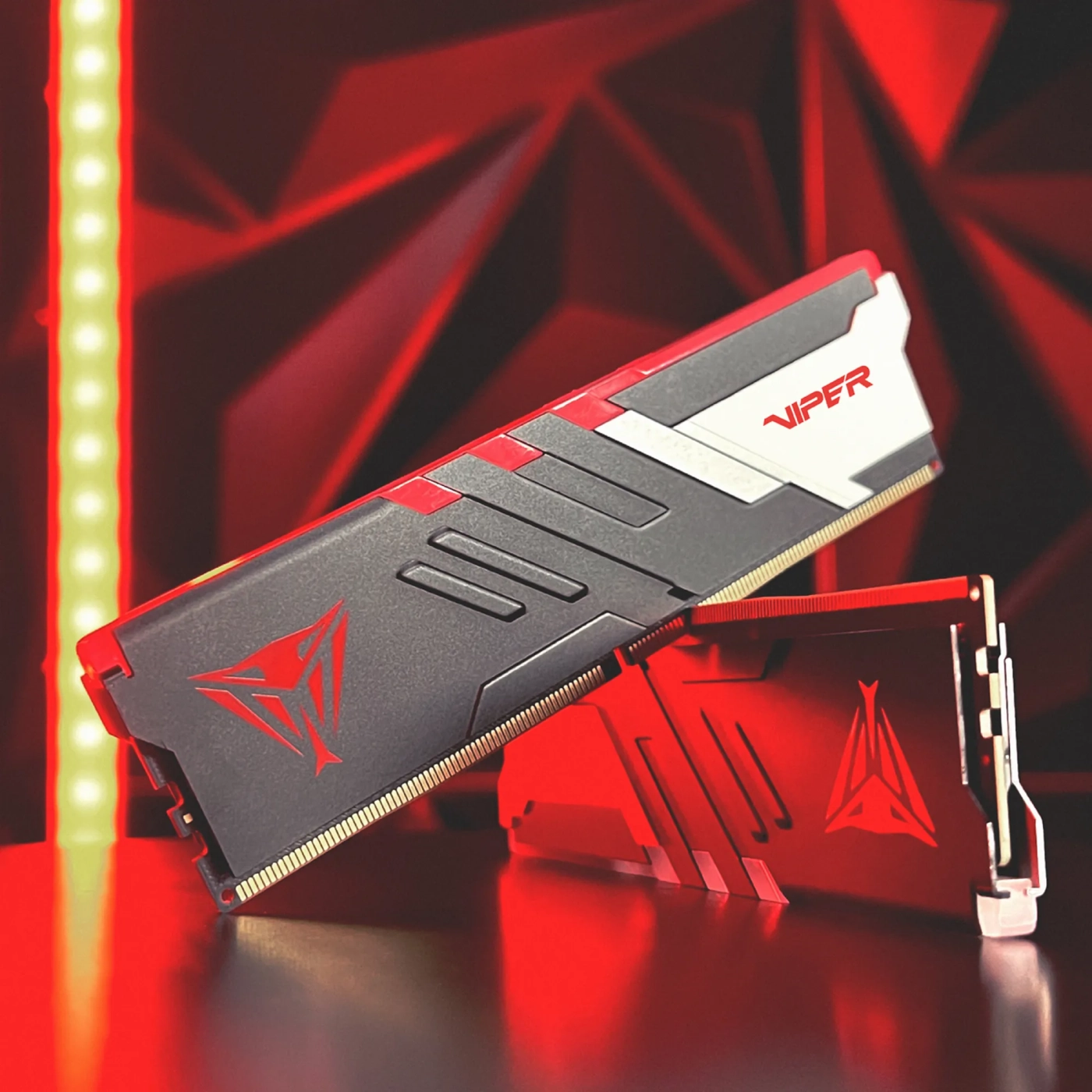 Купить Модуль памяти Patriot Viper Venom RGB DDR5-6600 32GB (2x16GB) (PVVR532G660C34K) - фото 10
