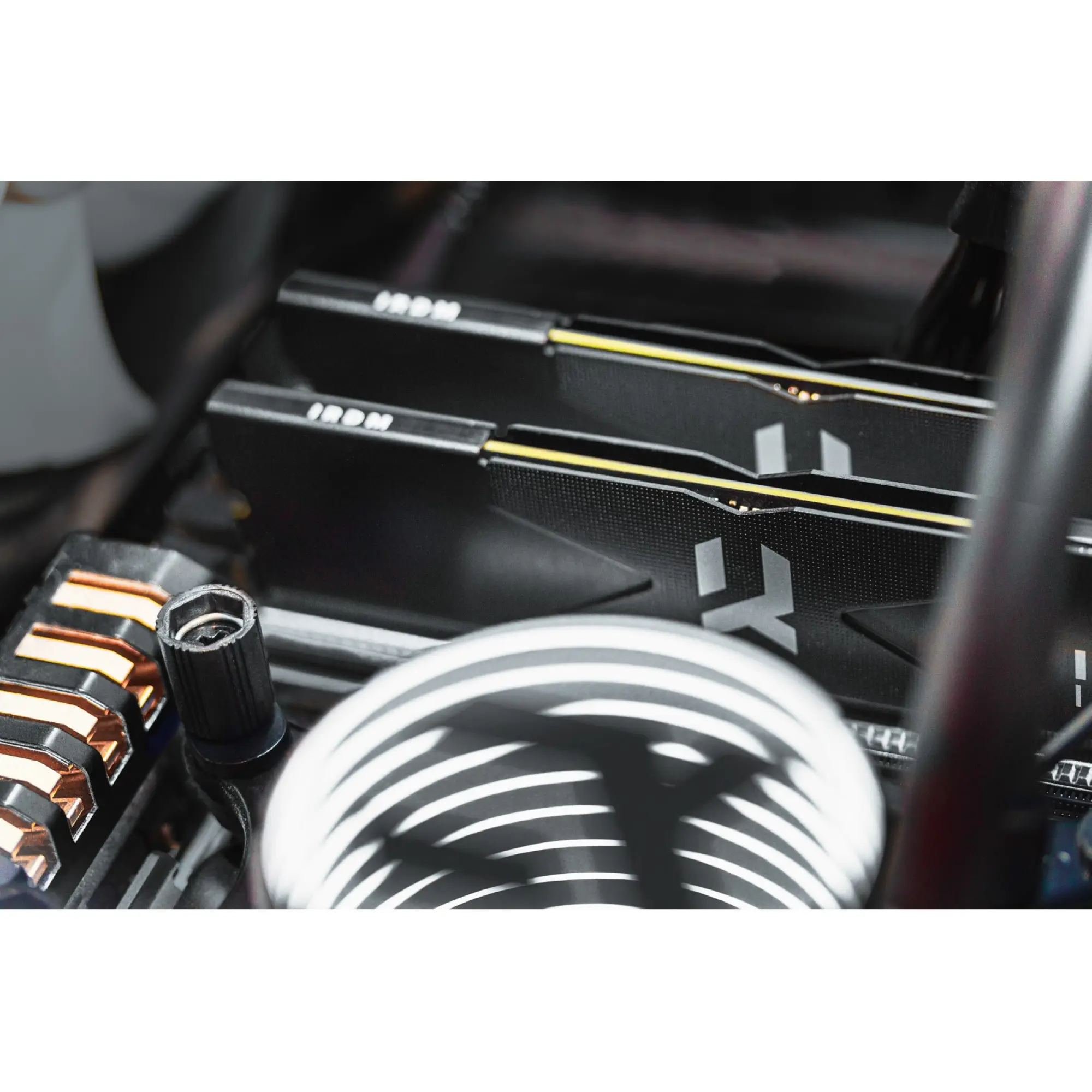 Купить Модуль памяти Goodram IRDM DDR5-5600 64GB (2x32GB) (IR-5600D564L30/64GDC) - фото 11