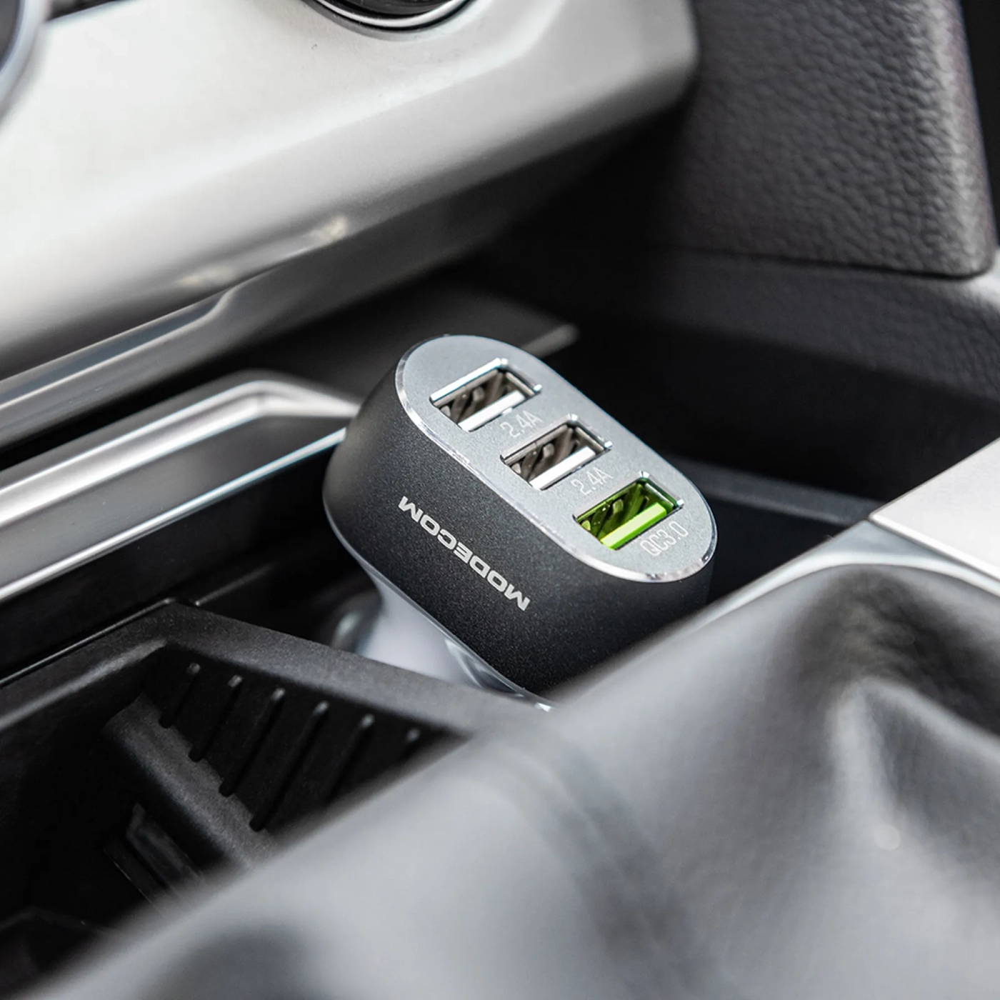 Купить Автозарядка Modecom 3xUSB 24W (3xUSB-A) QC3.0 + 2x2.4A White (ZT-MC-CU3-05) - фото 6