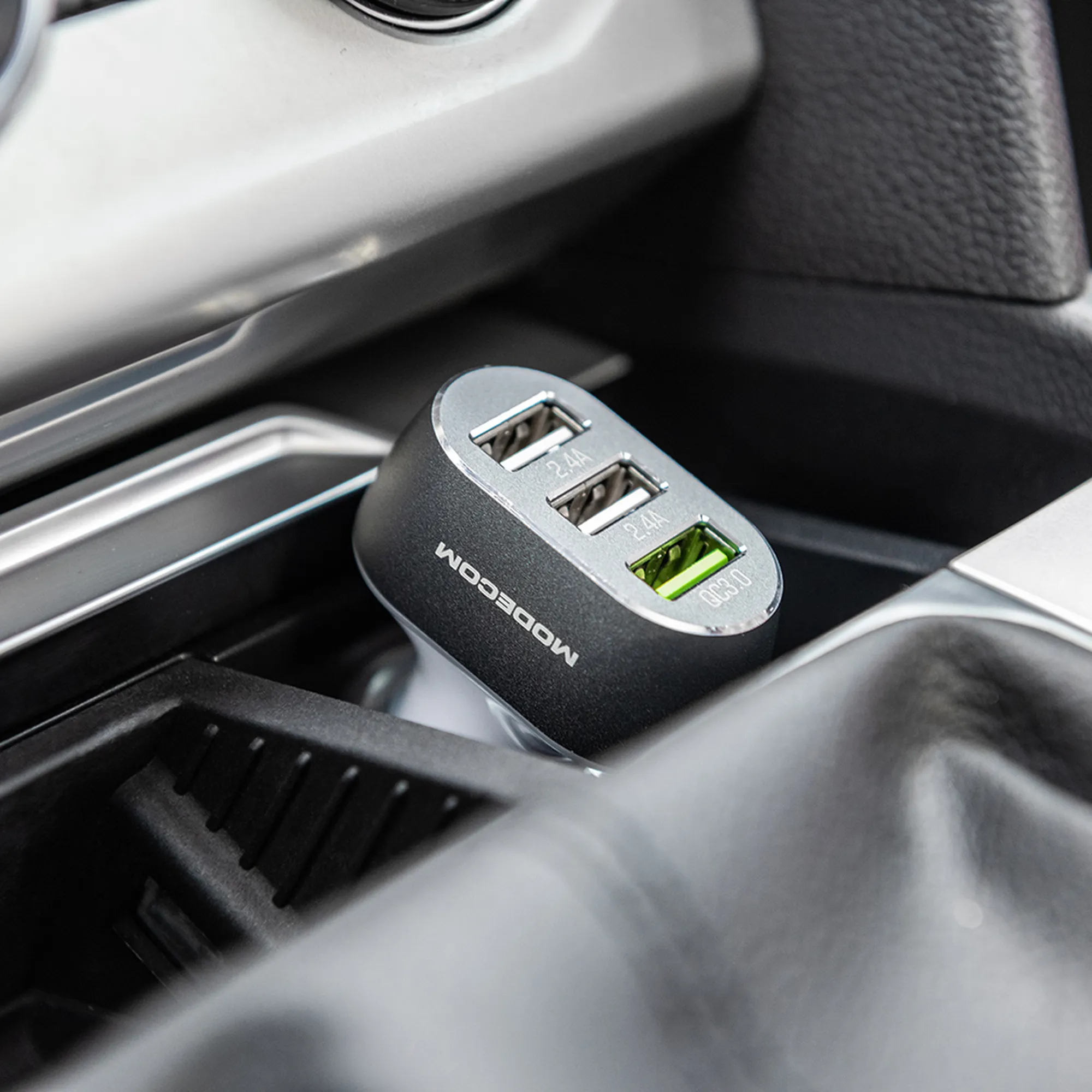 Купить Автозарядка Modecom 3xUSB 24W (3xUSB-A) QC3.0 + 2x2.4A White (ZT-MC-CU3-05) - фото 6