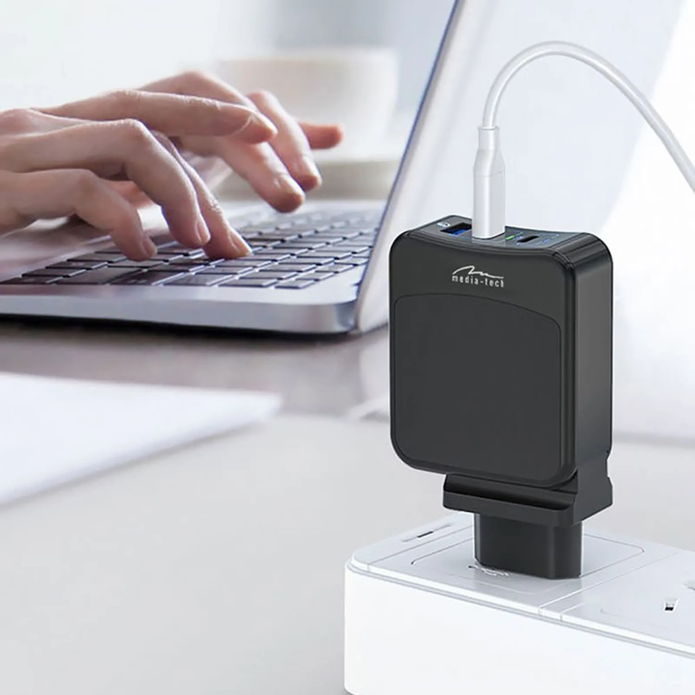 Купить Зарядное устройство Media-Tech 2xUSB-C PD 65W, USB QC 3.0 Black (MT6252) - фото 4