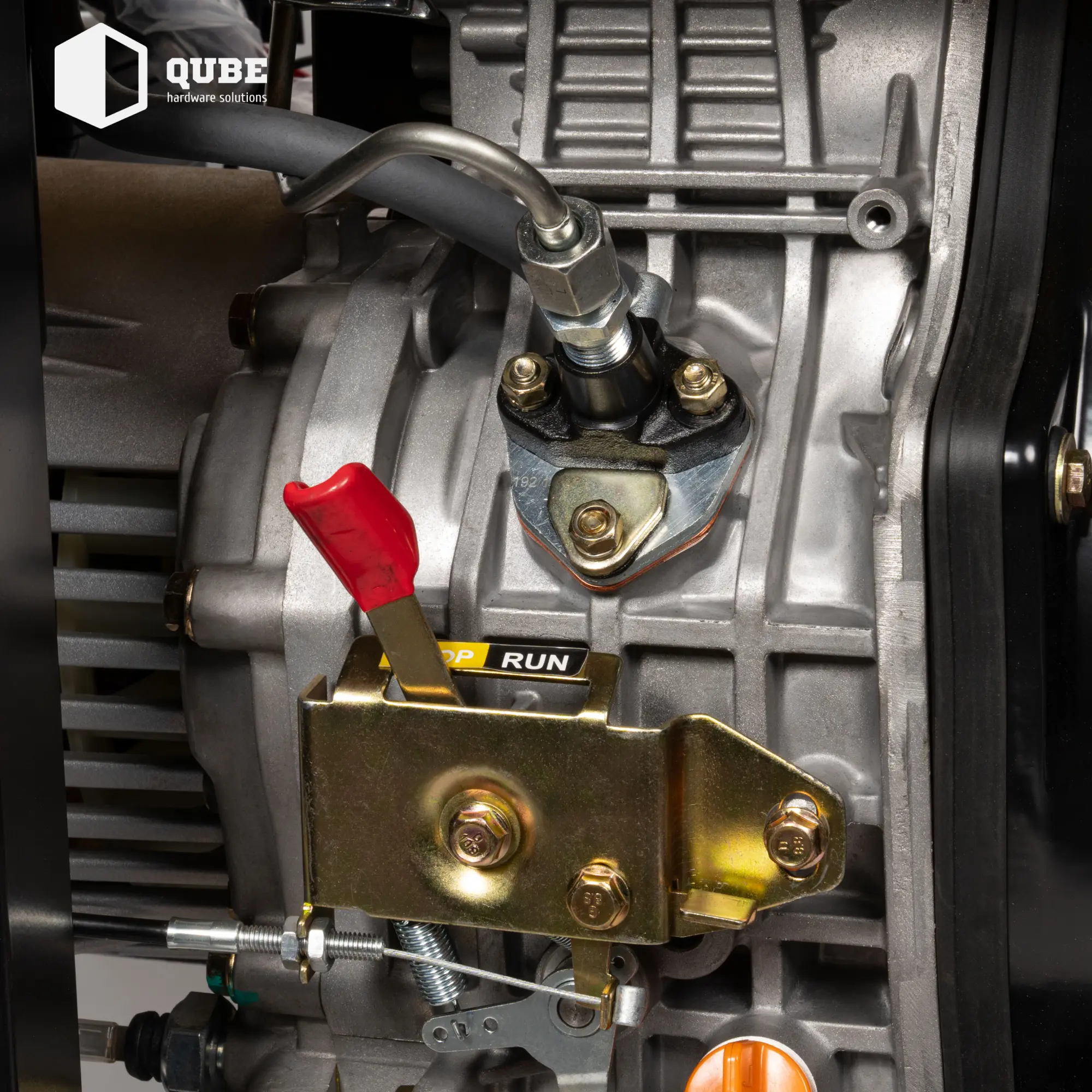 Купить Генератор дизельный Qube QFED10000XE-3 3-phase, 8.1kW 8.8kW, 220V/380V, 12.5L - фото 8