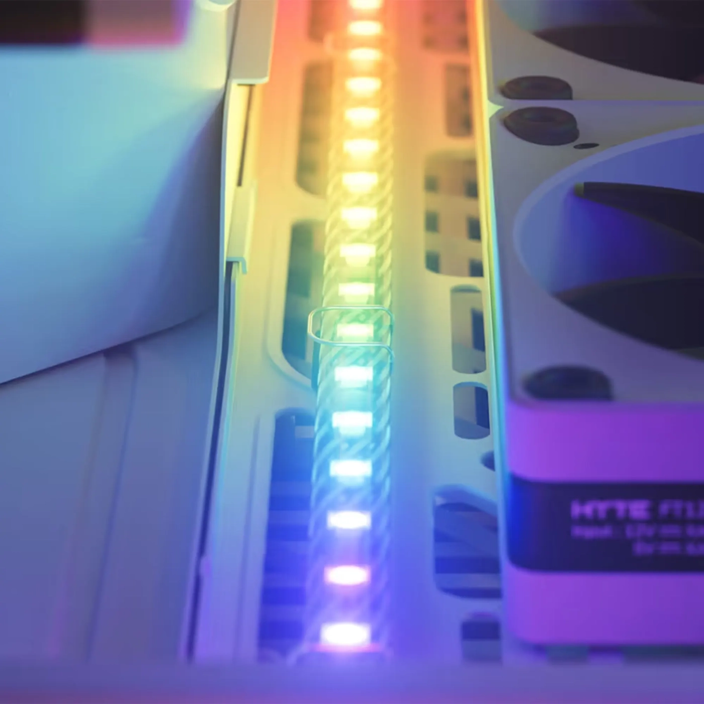 Купить LED Лента Hyte LS30 LED STRIP 2 Pack RGB (ACC-HYTE-LS30-B-2) - фото 4