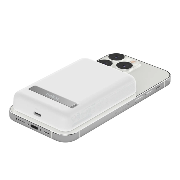 Купить Павербанк УМБ Belkin BoostCharge Magnetic Wireless Power Bank 5K + Stand (BPD004BTWT) White - фото 4