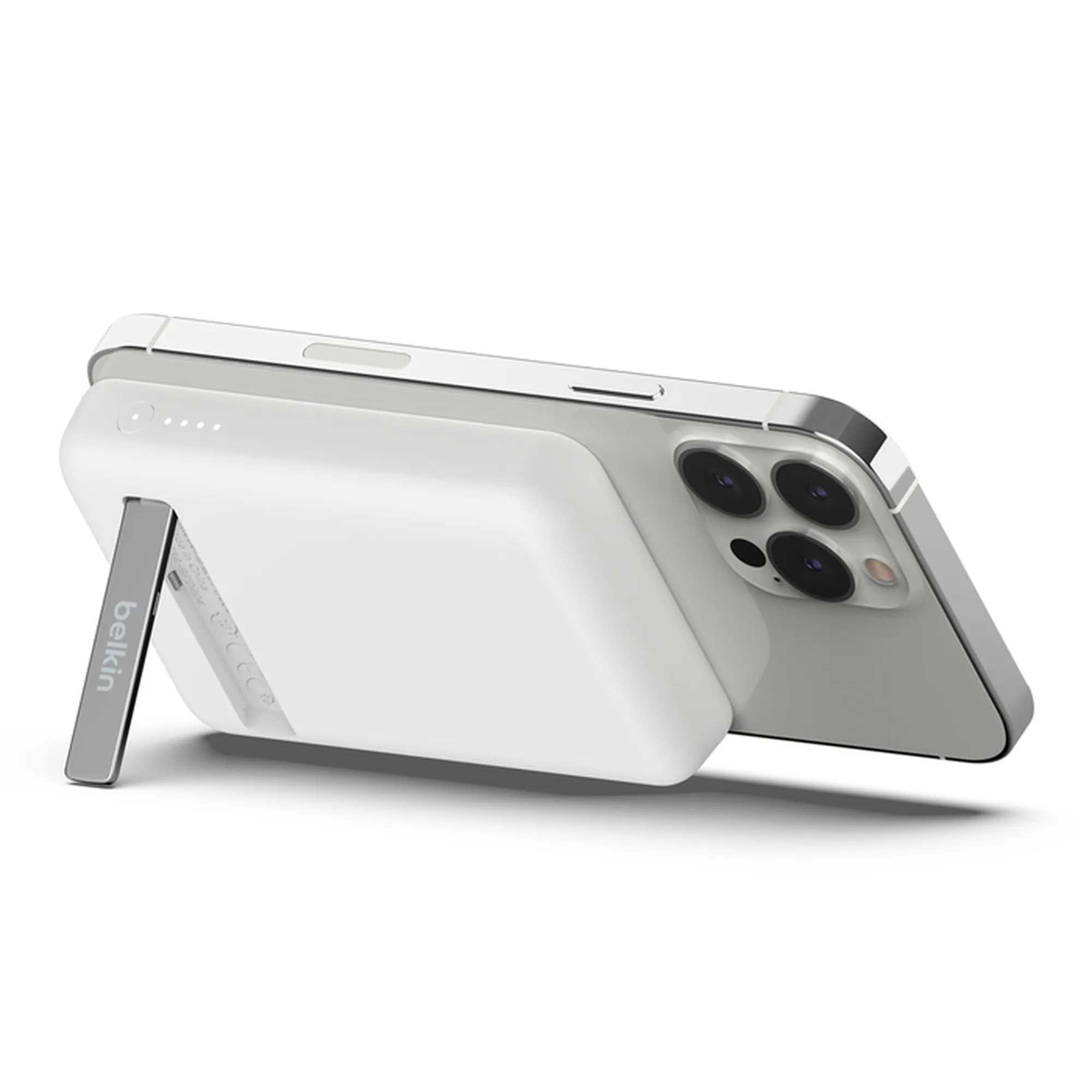 Купить Павербанк УМБ Belkin BoostCharge Magnetic Wireless Power Bank 5K + Stand (BPD004BTWT) White - фото 6