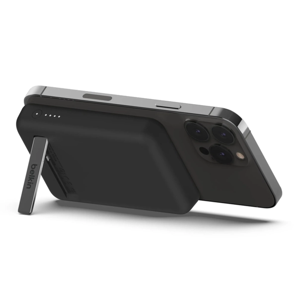 Купити Павербанк УМБ Belkin BoostCharge Magnetic Wireless Power Bank 5K + Stand (BPD004BTBK) Black - фото 4