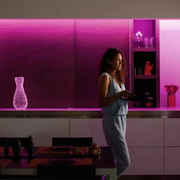 Купити Розумна LED стрічка Philips Hue Plus, 20Вт, 2000K-6500K, RGB, ZigBee, димування (929002269201) - фото 5