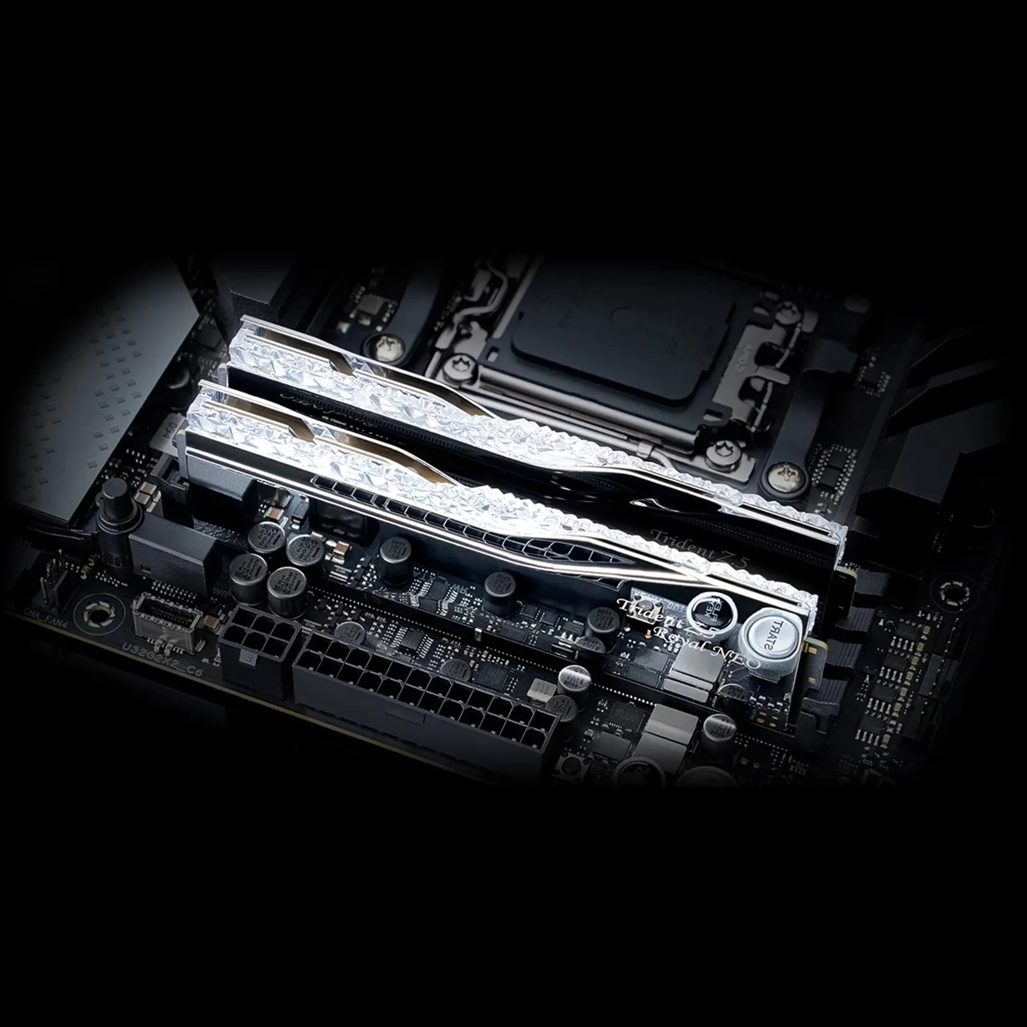 Купить Модуль памяти G.Skill Trident Z5 Royal Neo Silver DDR5-6000 32GB (2x16GB) (F5-6000J2636H16GX2-TR5NS) - фото 5