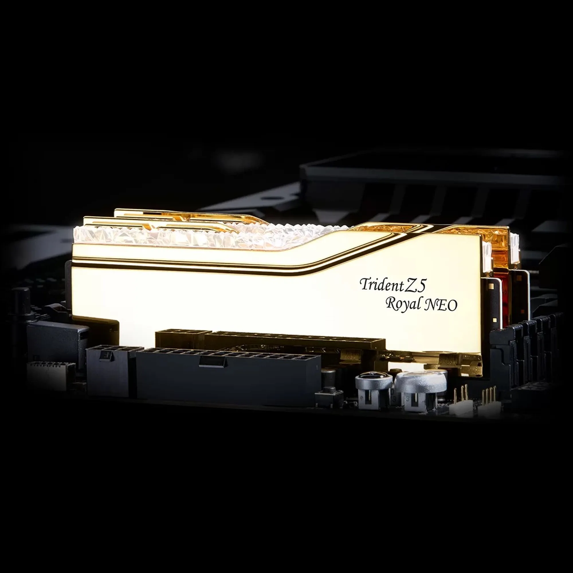 Купити Модуль пам'яті G.Skill Trident Z5 Royal Neo Gold DDR5-6000 64GB (2x32GB) (F5-6000J2636H32GX2-TR5NG) - фото 4