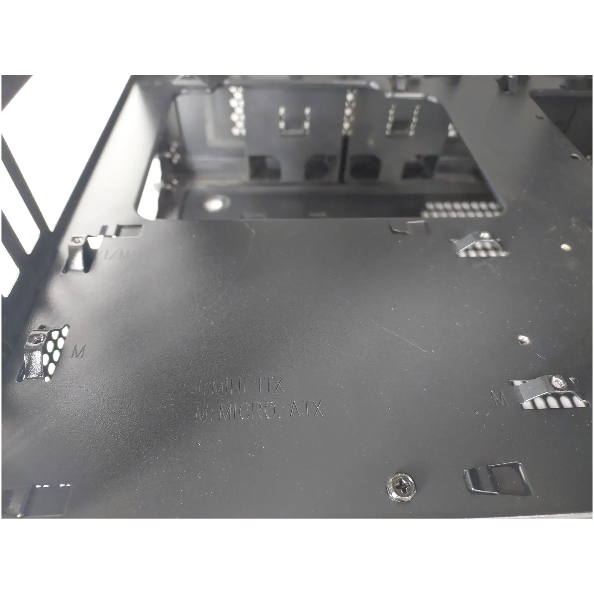 Купить Уценка Корпус Thermaltake Core V21 (CA1D500S1WN00RG008722) - фото 8