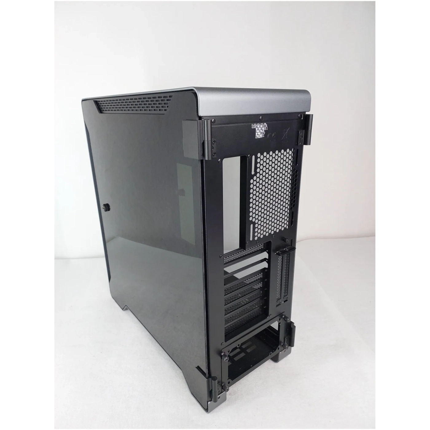 Купить Уценка Корпус Thermaltake A500 Aluminum TG (CA-1L3-00M9WN-00AE000105) - фото 9