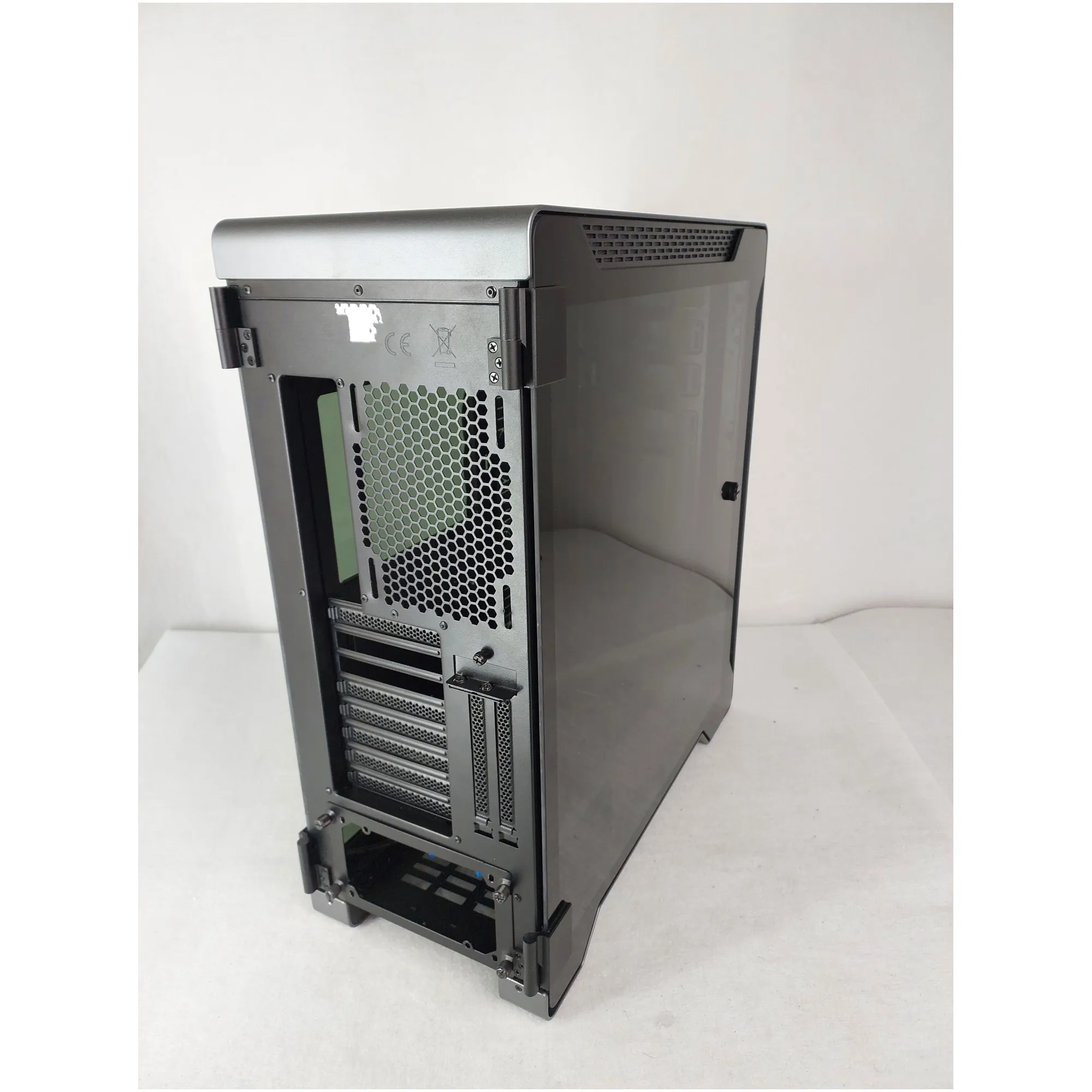 Купить Уценка Корпус Thermaltake A500 Aluminum TG (CA-1L3-00M9WN-00AE000105) - фото 10