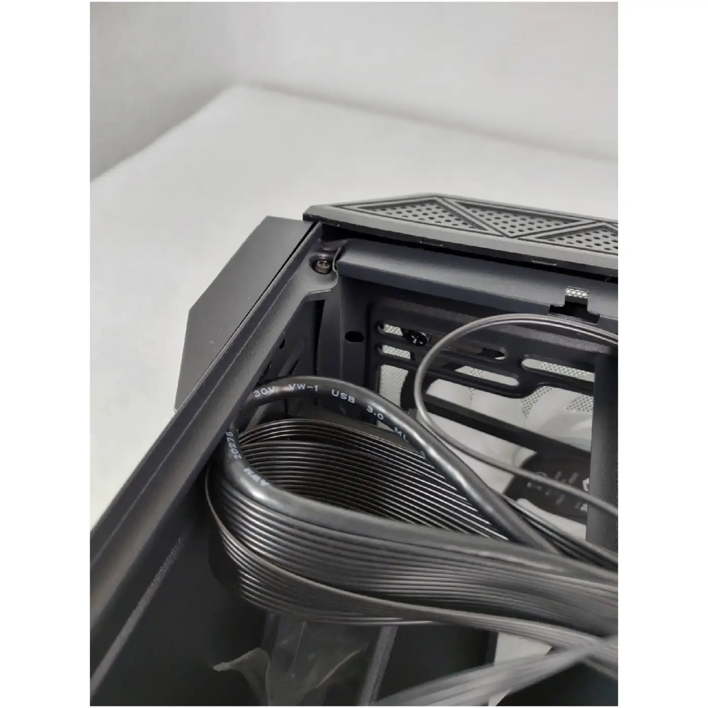 Купить Уценка Корпус QUBE FLOW Black (FLOWFBNU31007) - фото 6