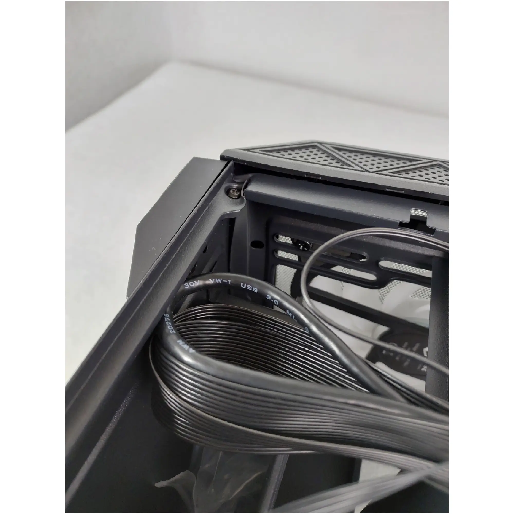 Купить Уценка Корпус QUBE FLOW Black (FLOWFBNU31007) - фото 6