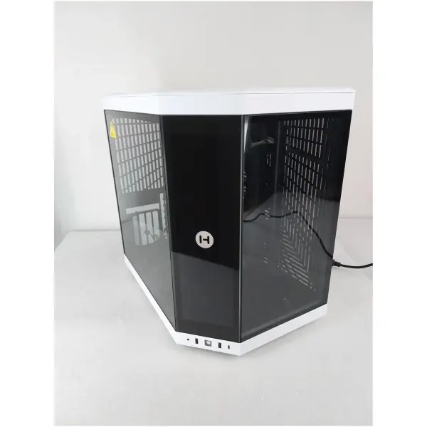 Купить Уценка Корпус Hyte Y70 TOUCH Black-White (2923BY07700290) - фото 2