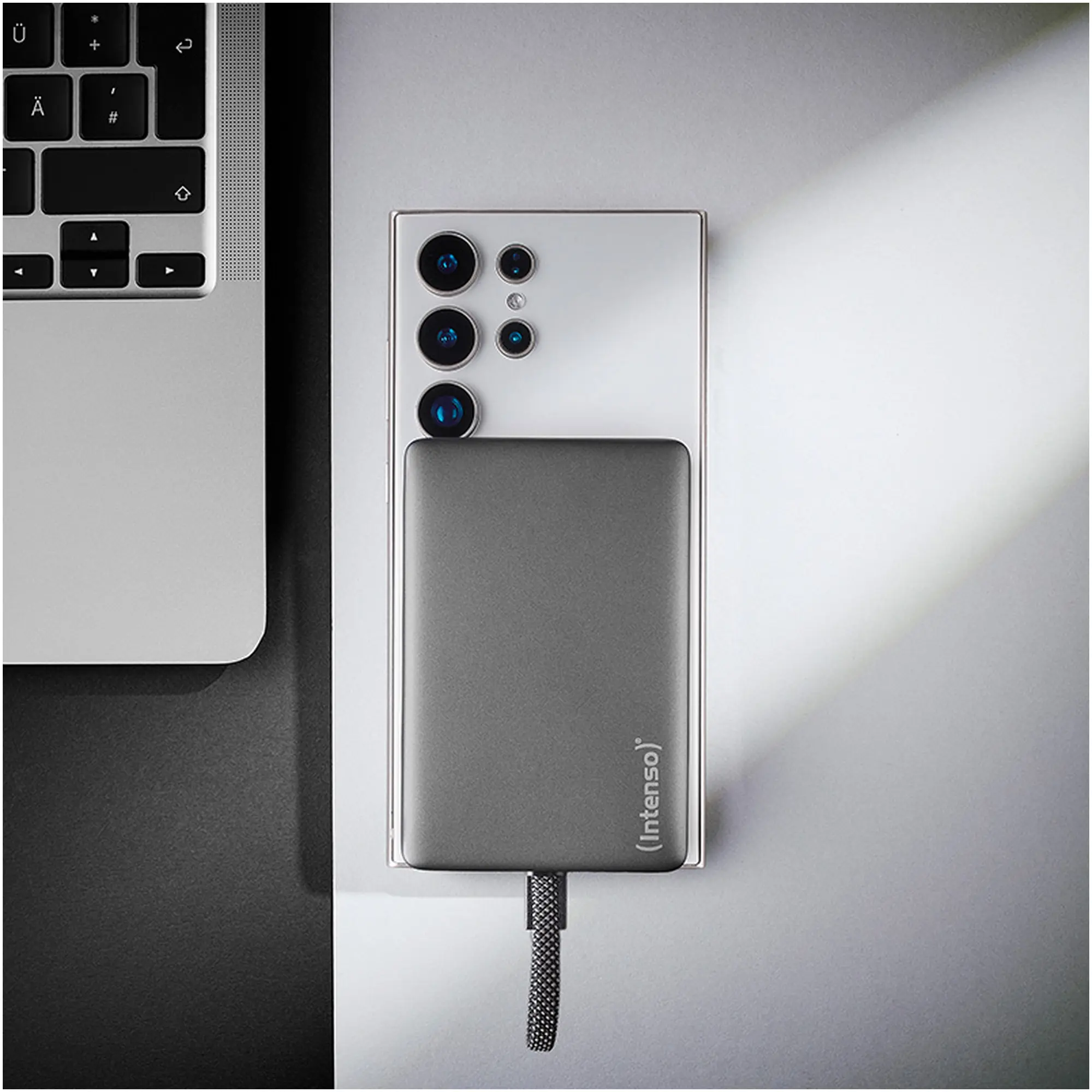 Купить Павербанк УМБ Intenso MC10000 10000mAh 20W Mag USB Grey (7340034) - фото 4