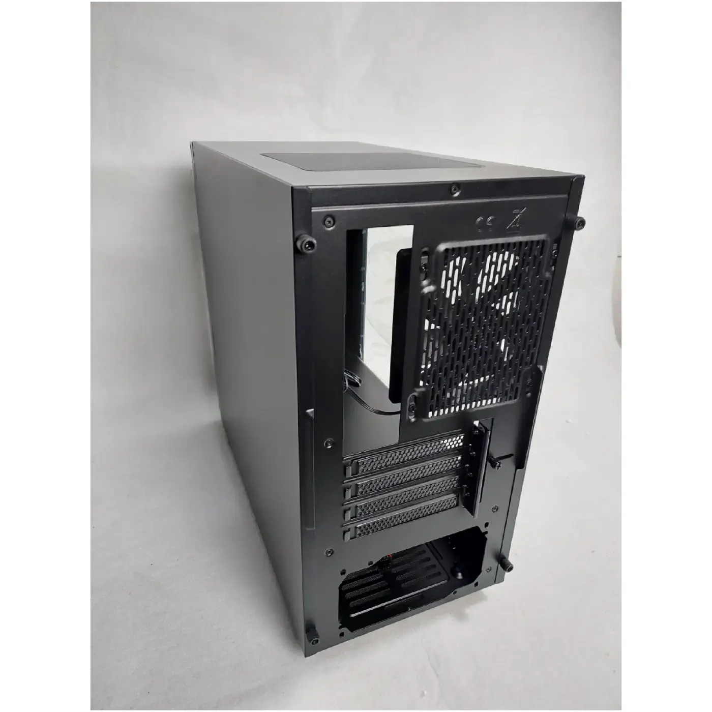 Купить Уценка Корпус Thermaltake Versa H18 Black (CA-1J4-00S1WN-00PF000018) - фото 4