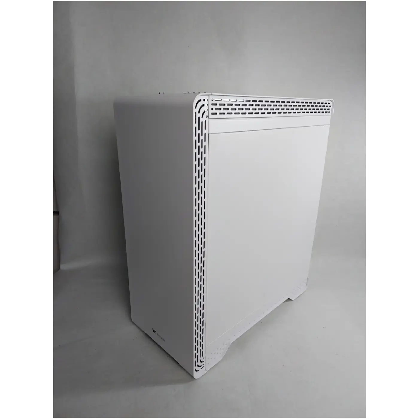 Купити Уцінка Корпус Thermaltake S500 TG Snow (CA-1O3-00M6WN-00SR000024) - фото 3