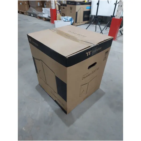 Купить Уценка Корпус Thermaltake Divider 200 TG Black (CA1V100S1WN00SD000465) - фото 5