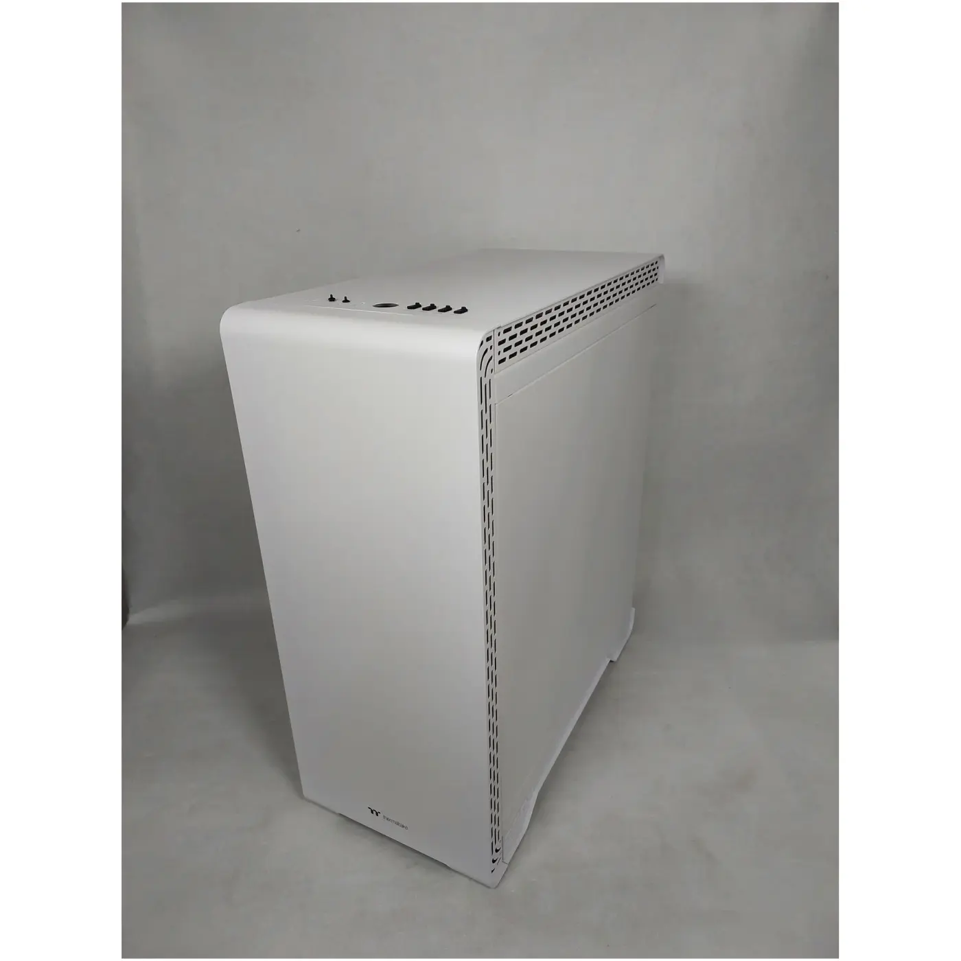 Купить Уценка Корпус Thermaltake S500 TG Snow (CA-1O3-00M6WN-00SR000034) - фото 3