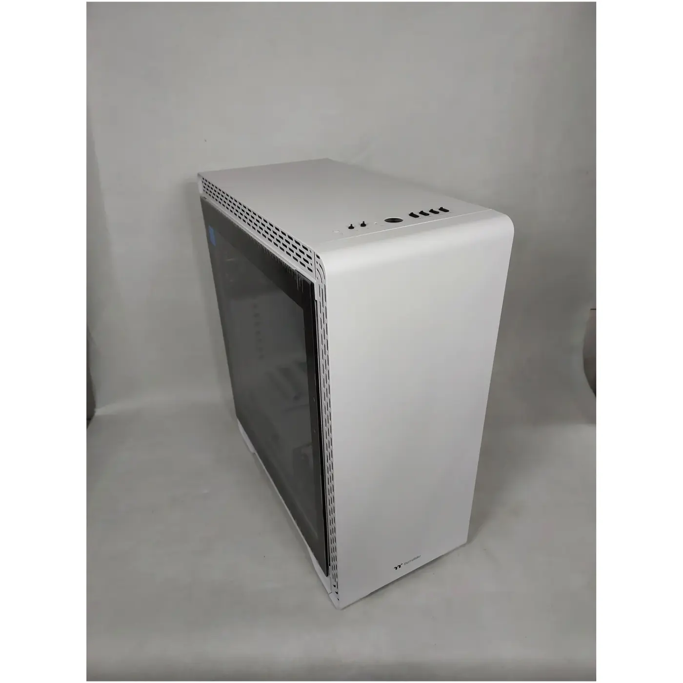Купить Уценка Корпус Thermaltake S500 TG Snow (CA-1O3-00M6WN-00SR000025) - фото 2