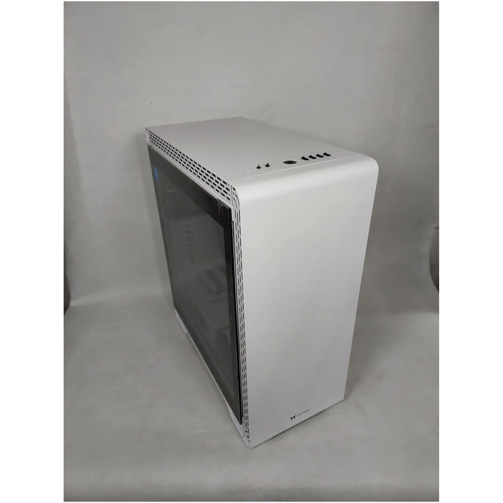 Купить Уценка Корпус Thermaltake S500 TG Snow (CA-1O3-00M6WN-00SR000025) - фото 2